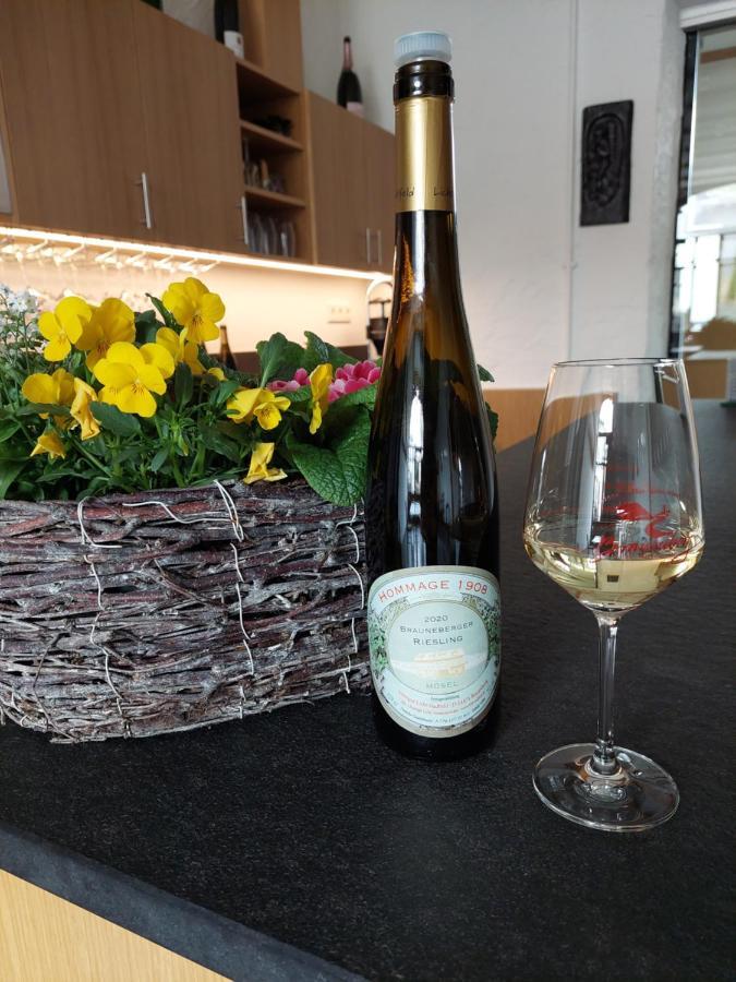 Weingut Licht-Stadtfeld Brauneberg Exteriör bild